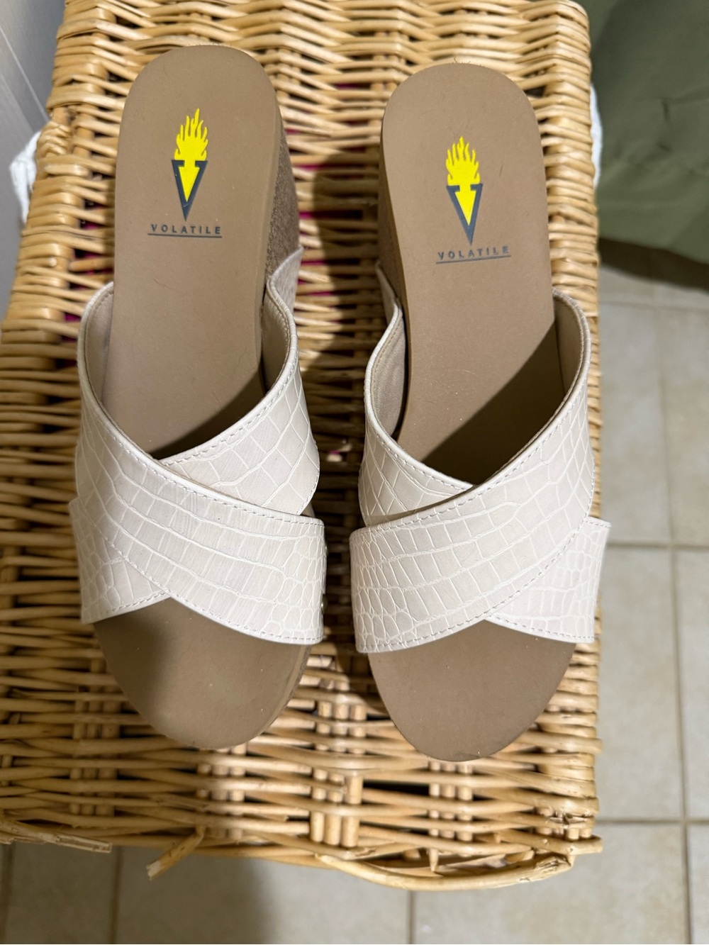 Volatile Women's Cream Croc-Embossed Slide Sandals